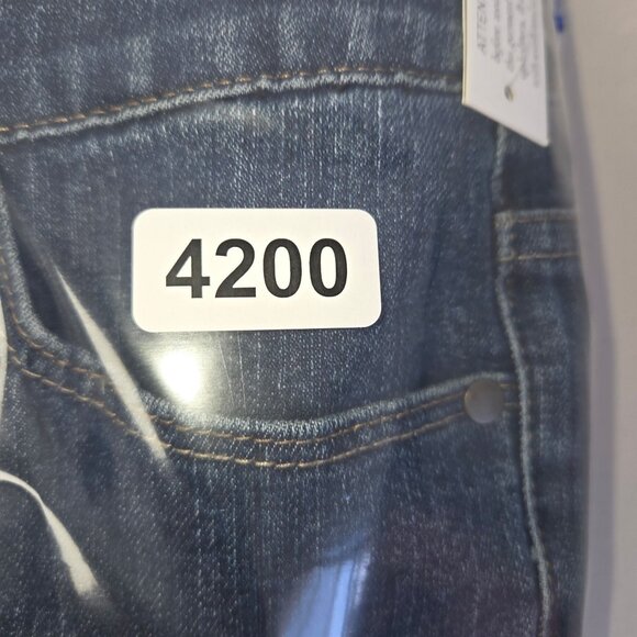 C J Banks Everyday Denim Straight Fit Straight Leg Jeans 14W Comfort Waist 4200 - Picture 8 of 8